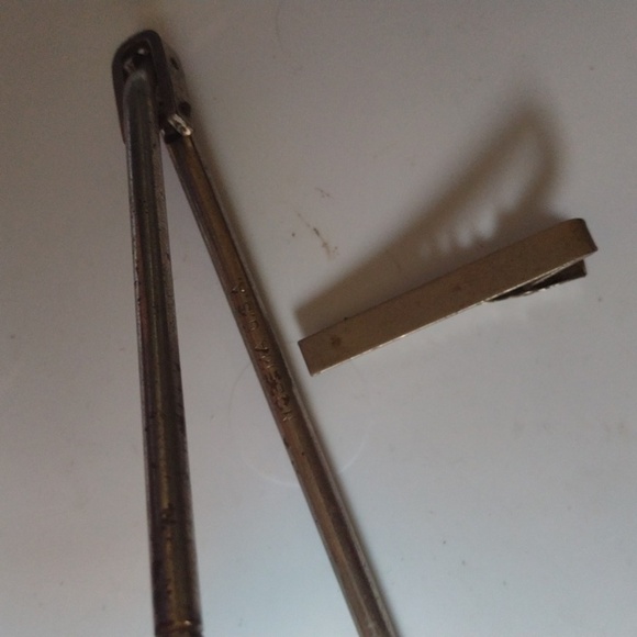 Retractor and Bonus Items - Picture 3 of 4